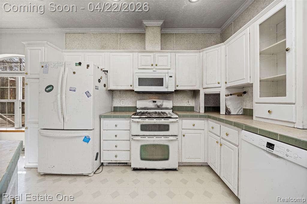 26996 Sumpter Road, Belleville, MI 48111 — Photo 13