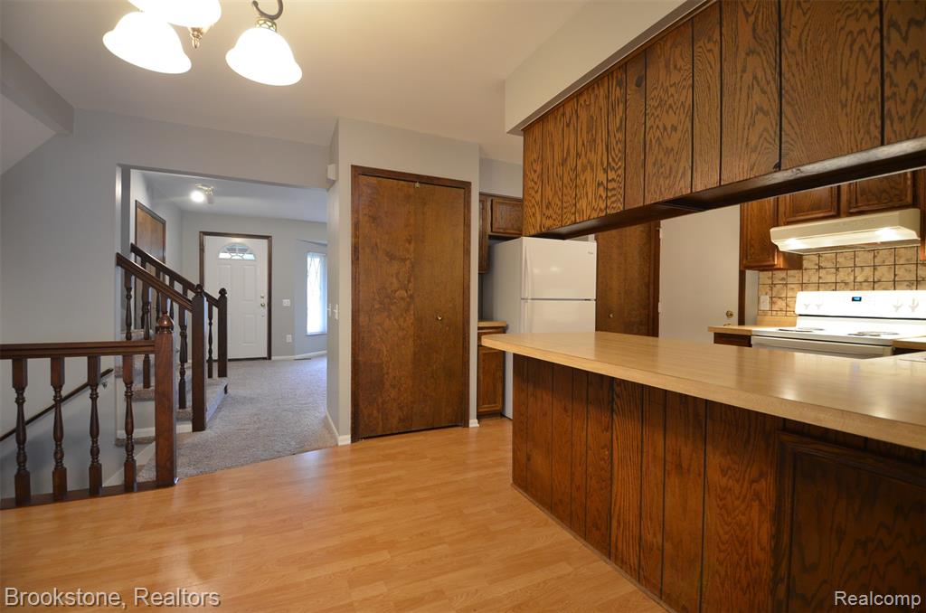 7244 Chapel View Drive, Clarkston, MI — Photo 11