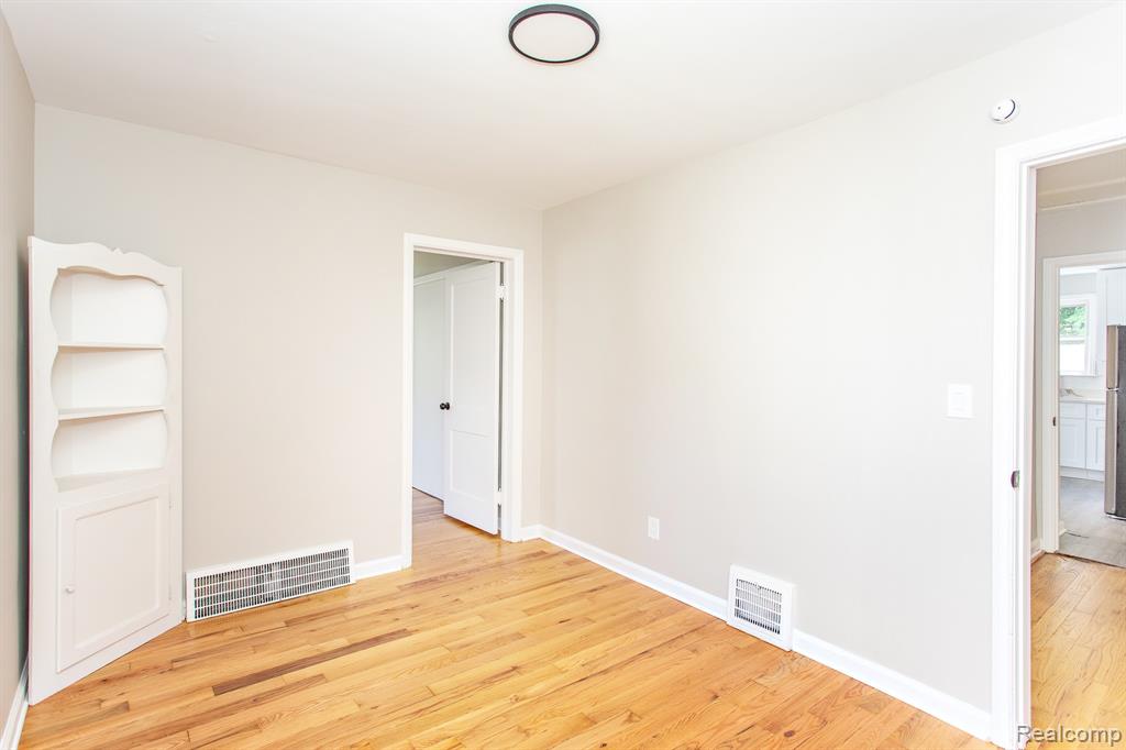 4056 Robina Avenue, Berkley, MI 48072 — Photo 21