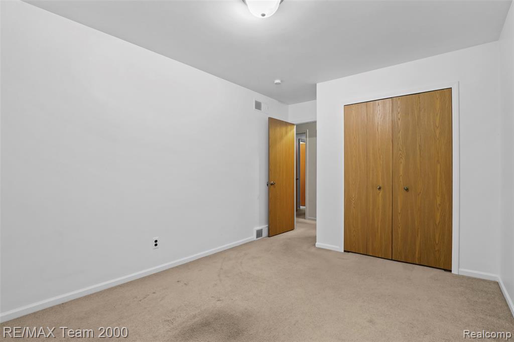 25134 Ann Arbor Trail, Dearborn Heights, MI 48127 — Photo 18