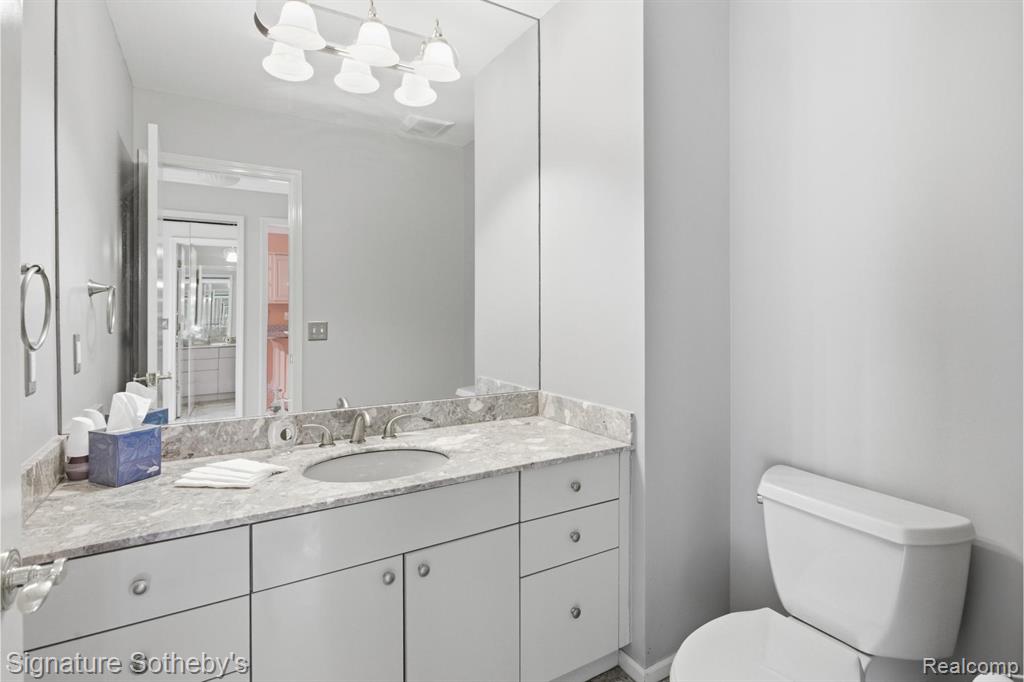 24122 Bingham Pointe Drive, 24, Bingham Farms, MI 48025 — Photo 23