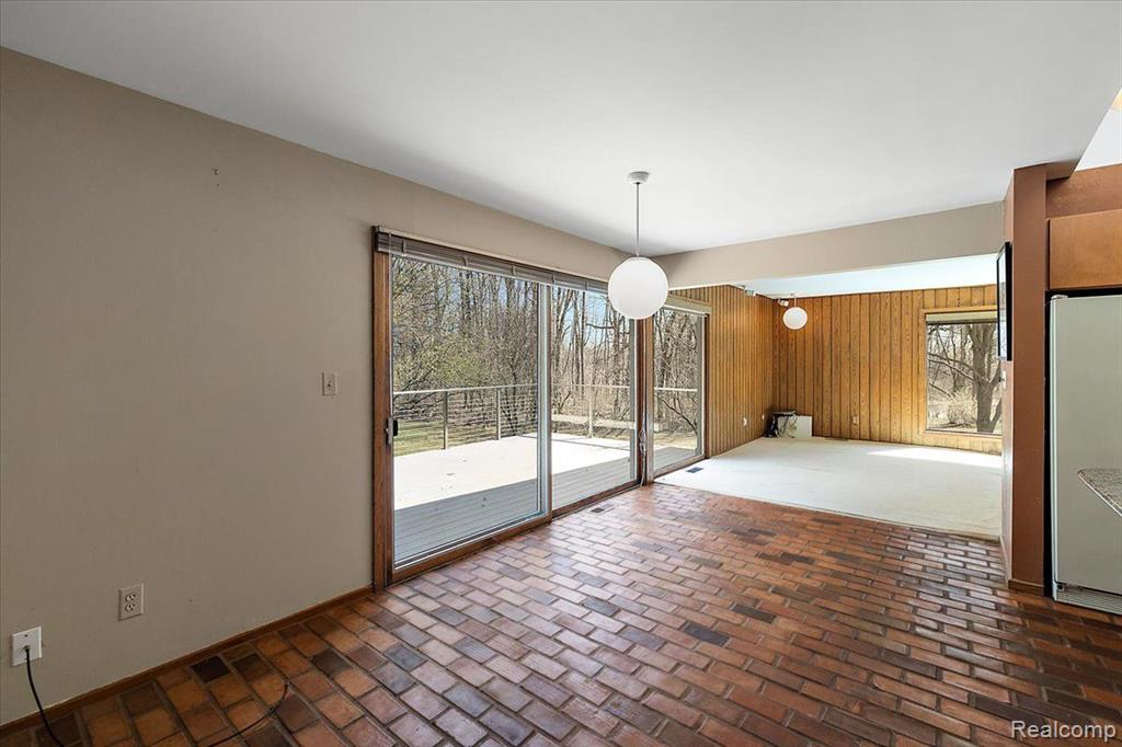 6145 BLUE BEECH Road, Rochester Hills, MI 48306 — Photo 15