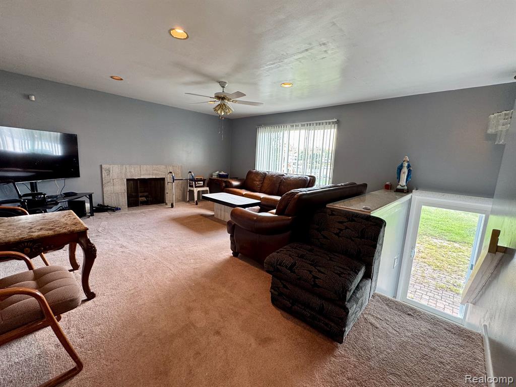 915 JAMES K Boulevard, Pontiac, MI 48341 — Photo 19