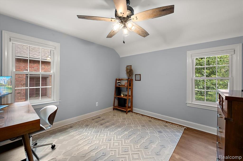 910 W Oakridge Street, Ferndale, MI 48220 — Photo 36