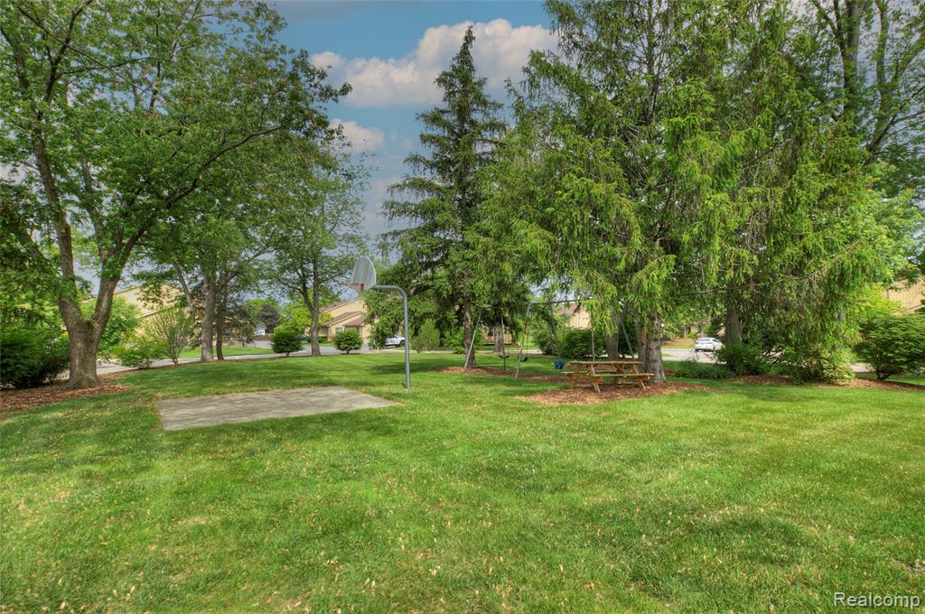 41674 BEDFORD Drive, Canton, MI 48187 — Photo 30