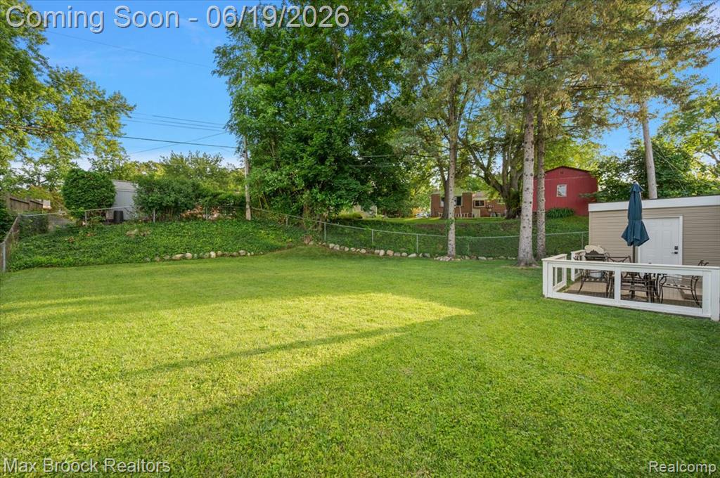 737 Panorama Drive, Milford, MI 48381 — Photo 31