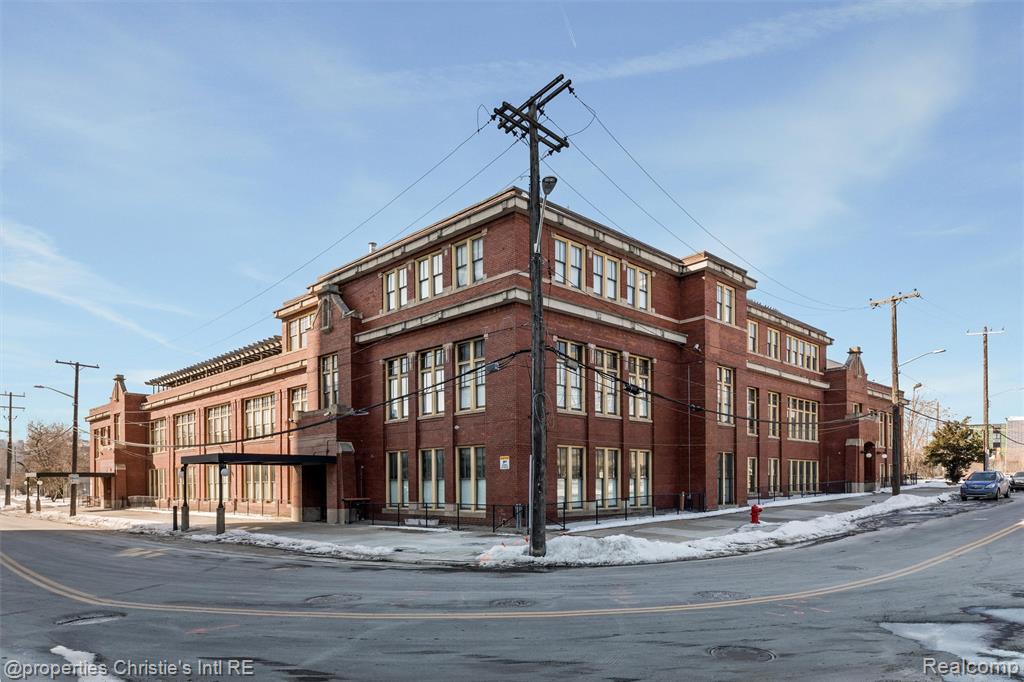 1395 Antietam Avenue, 39, Detroit, MI 48207