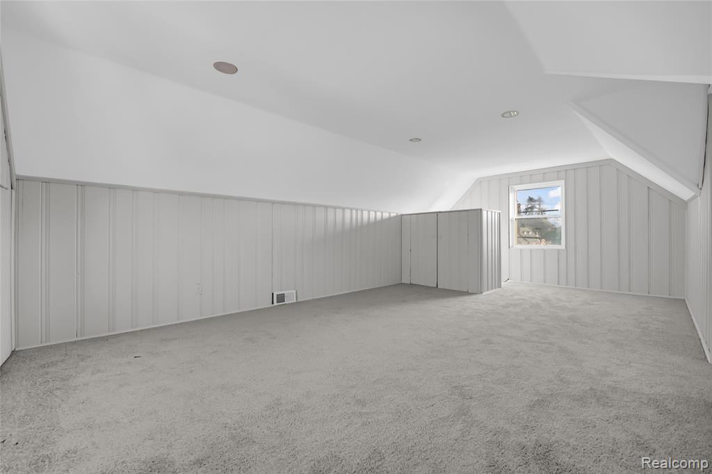 17127 Shaftsbury Avenue, Detroit, MI 48219 — Photo 4
