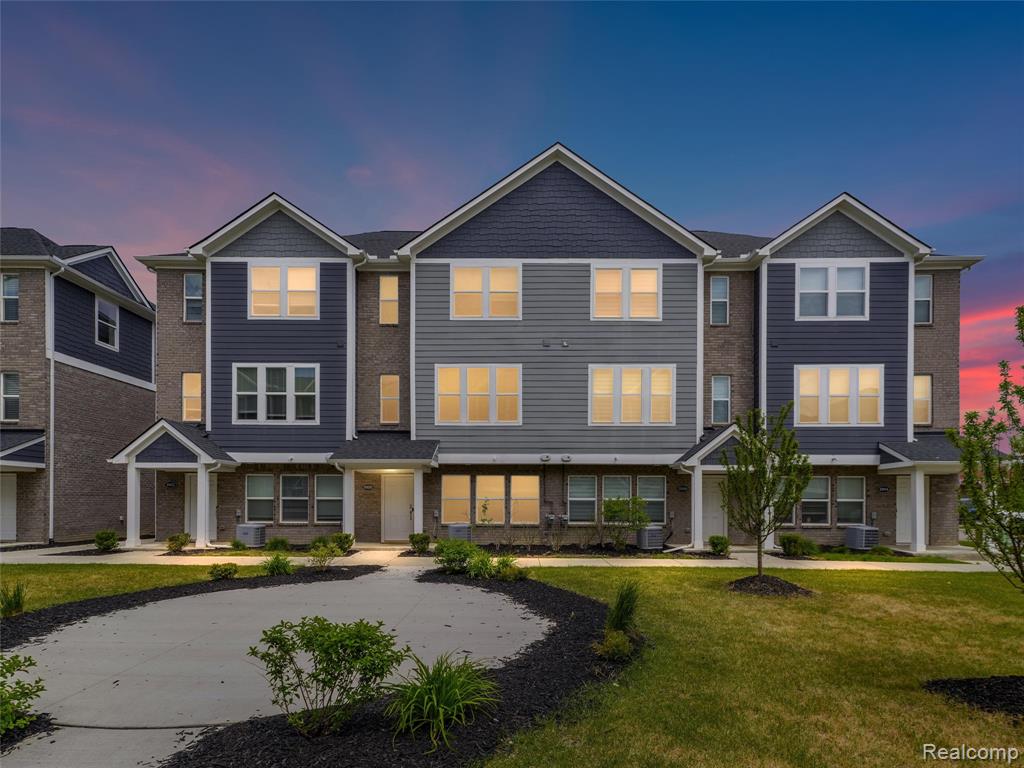 2926 Artemis Drive, Troy, MI 48085