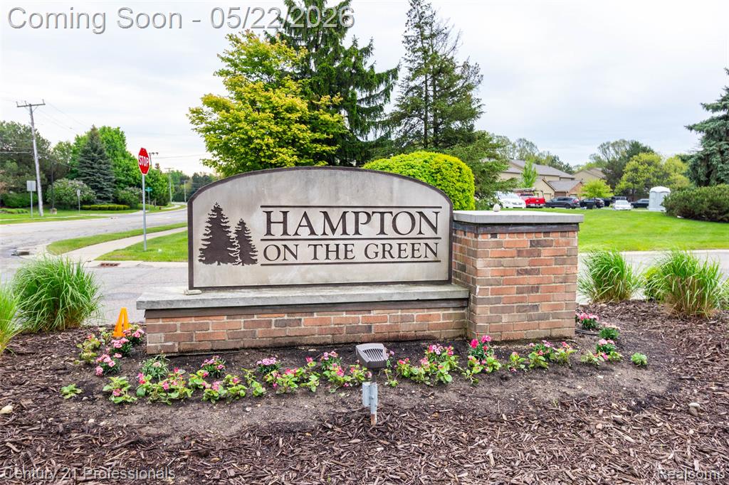 574 Tennyson, Rochester Hills, MI 48307 — Photo 2