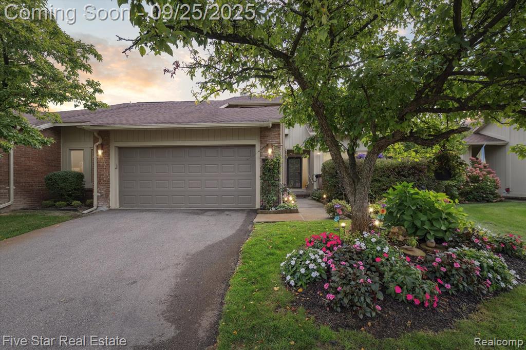 5611 Hillcrest Circle W, 50, West Bloomfield, MI — front exterior