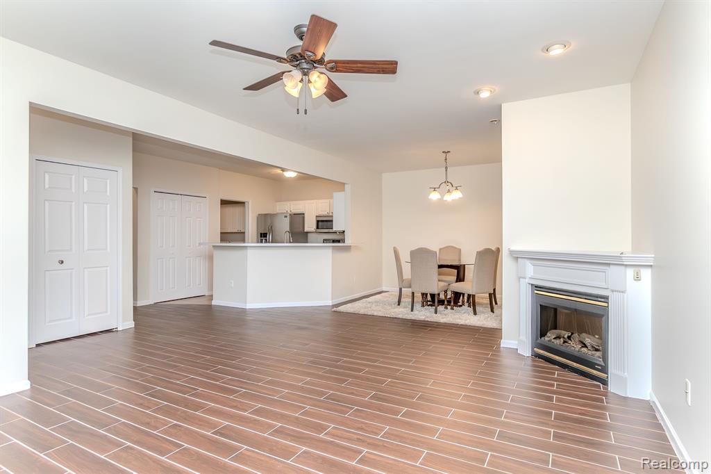 8106 CHESAPEAKE Circle, Walled Lake, MI 48390 — Photo 10