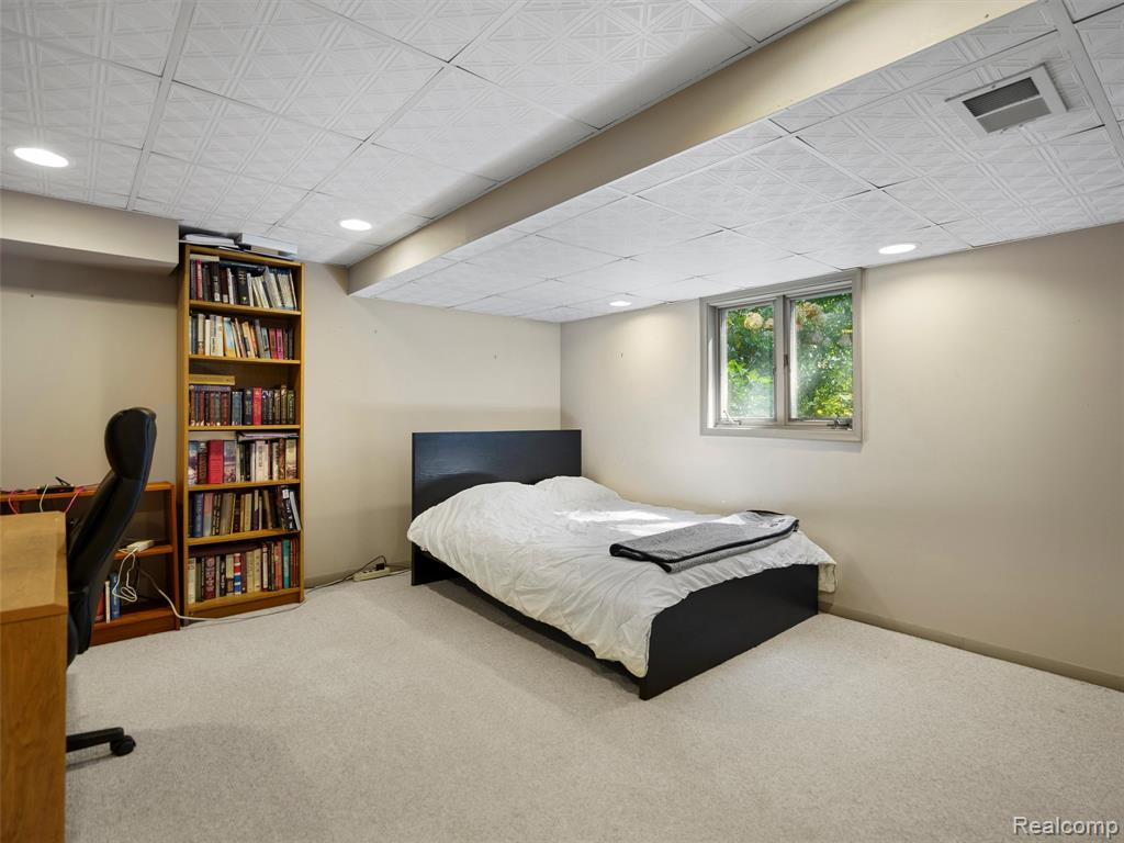 4351 Queens Way, Bloomfield Hills, MI 48304 — Photo 35