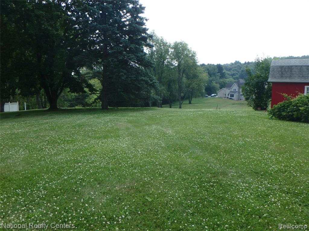 215 Grange Hall Road, Ortonville, MI 48462 — Photo 12