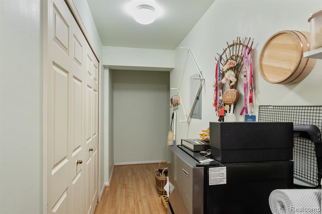 21208 CHESAPEAKE Circle, Walled Lake, MI 48390 — Photo 17