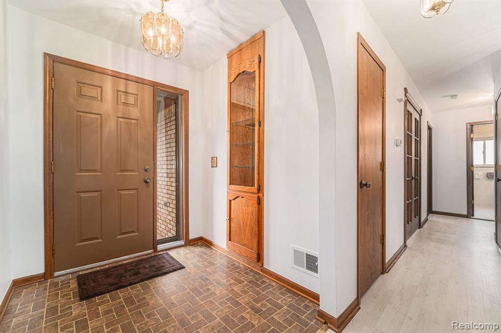 48796 Palmyra Drive, Shelby Twp, MI 48317 — Photo 5
