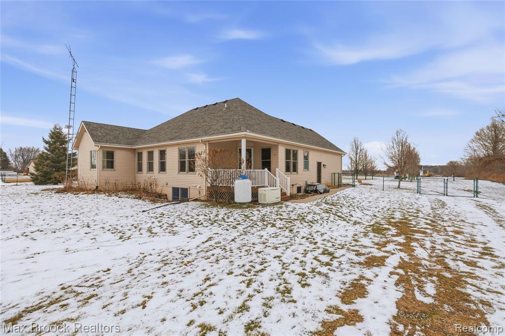 6145 Wildcat Road, MI 48032 — Photo 38