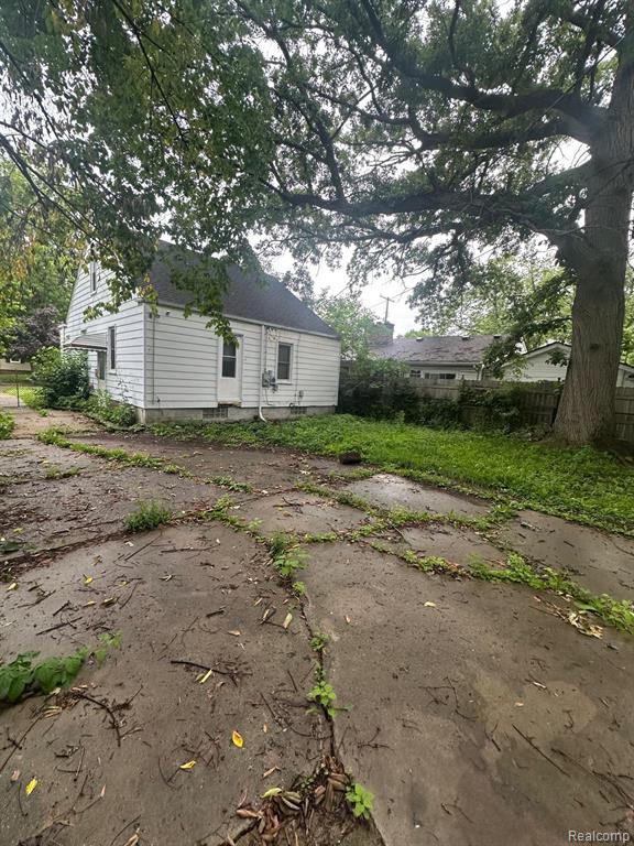 20413 Kingsville Street, Harper Woods, MI 48225 — Photo 6