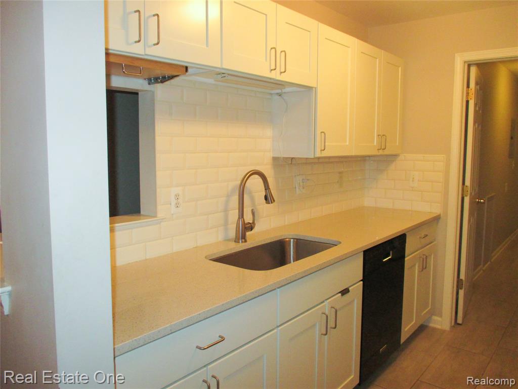 44982 Marigold Drive, Sterling Heights, MI 48314 — Photo 16