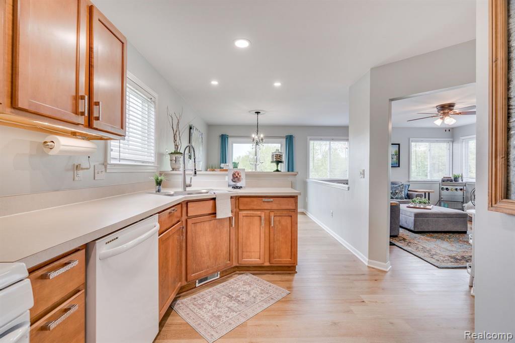 1770 SAVANNAH Lane, Ypsilanti, MI 48198 — Photo 13