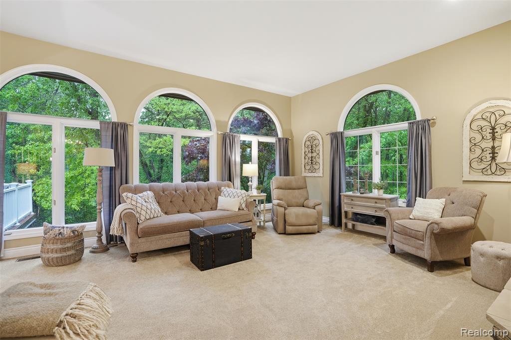 8235 Ironwood Drive, Pinckney, MI 48169 — Photo 7