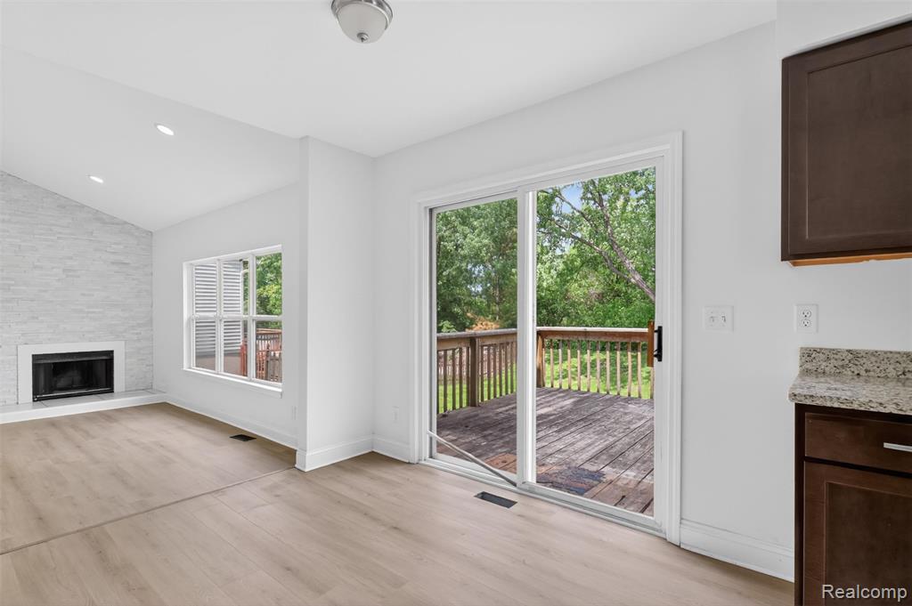 3457 ASHBURNAM, Ann Arbor, MI 48105 — Photo 22