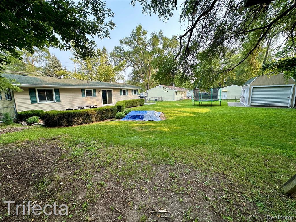 47555 Dequindre Road, Rochester Hills, MI 48307 — Photo 24