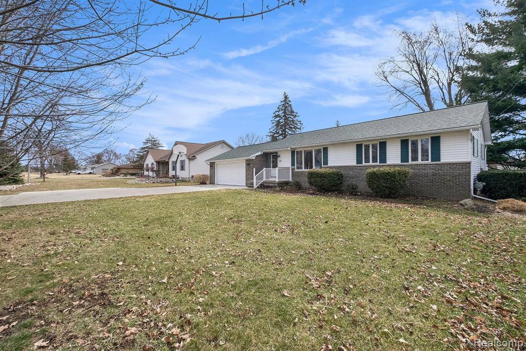 6040 E HILL Road, Grand Blanc, MI 48439 — Photo 4