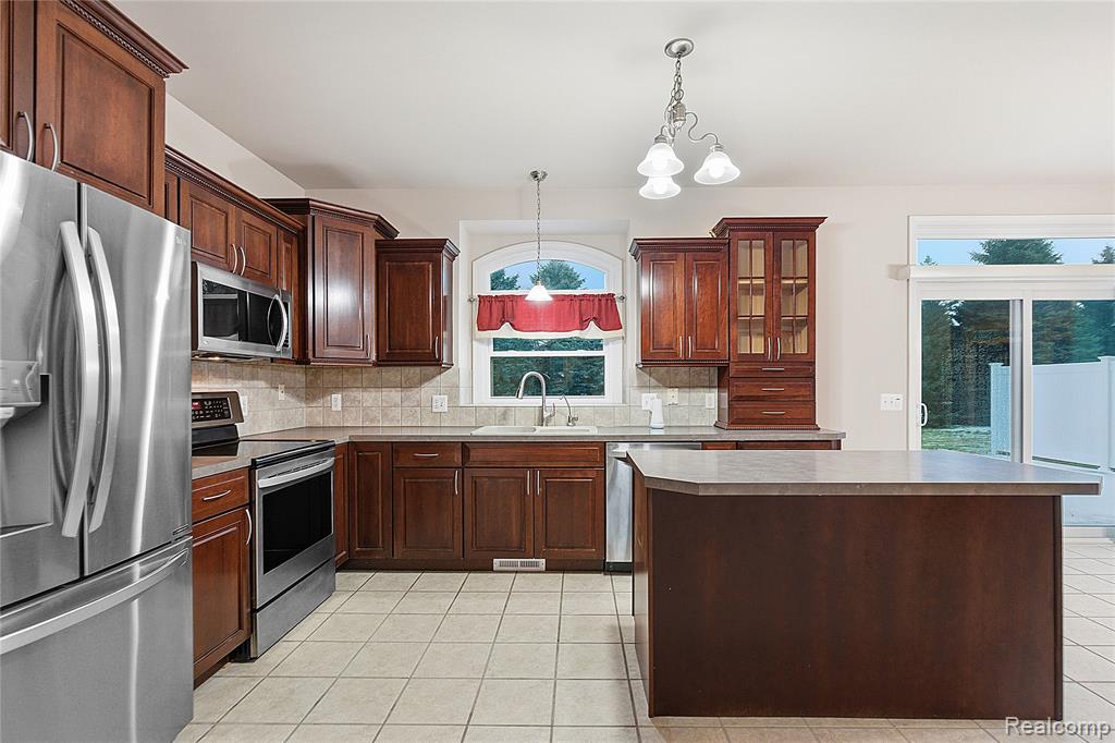 72824 Solanus Drive, Bruce, MI 48065 — Photo 9