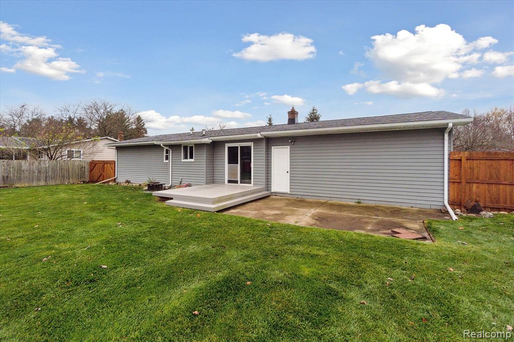 7107 FAIRGROVE Drive, Swartz Creek, MI 48473 — Photo 35
