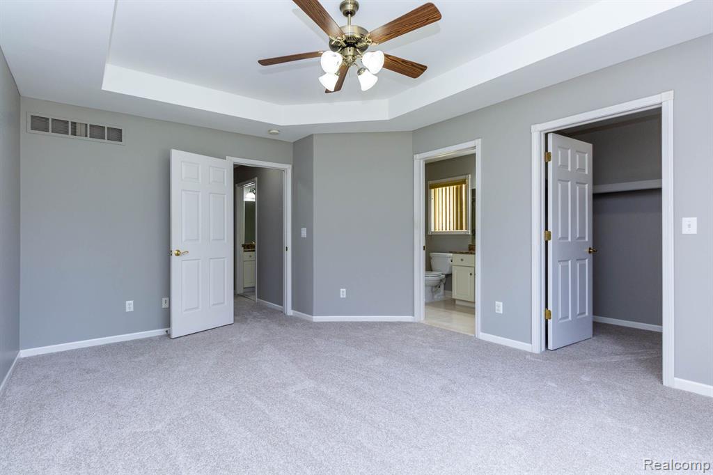 48784 BELLTOWER Drive, Macomb, MI 48044 — Photo 17