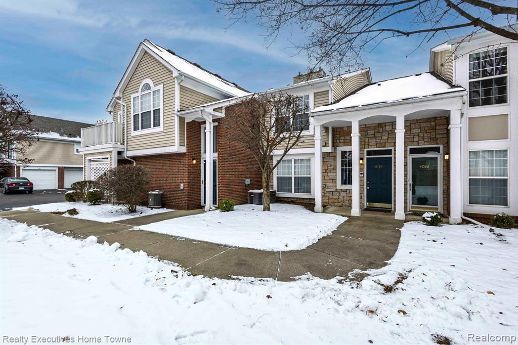 4289 BERKSHIRE, Sterling Heights, MI 48314 — front exterior