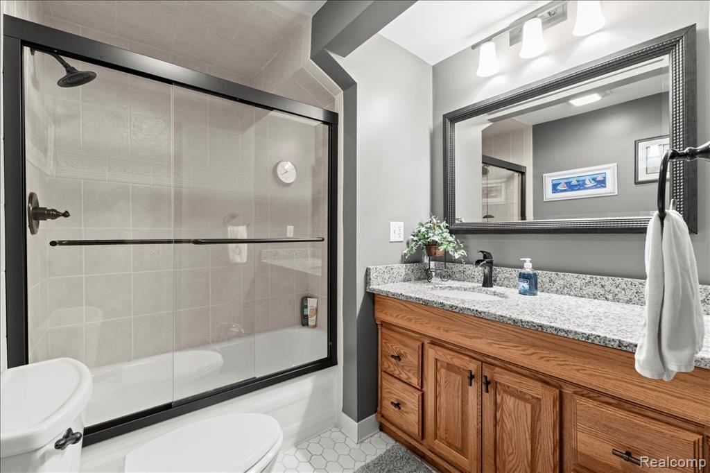 1775 Woodland Avenue, Sylvan Lake, MI 48320 — Photo 12