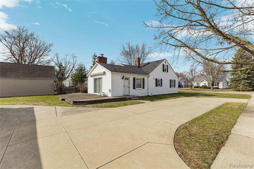 684 Greylock Street, Belleville, MI 48111 — Photo 34