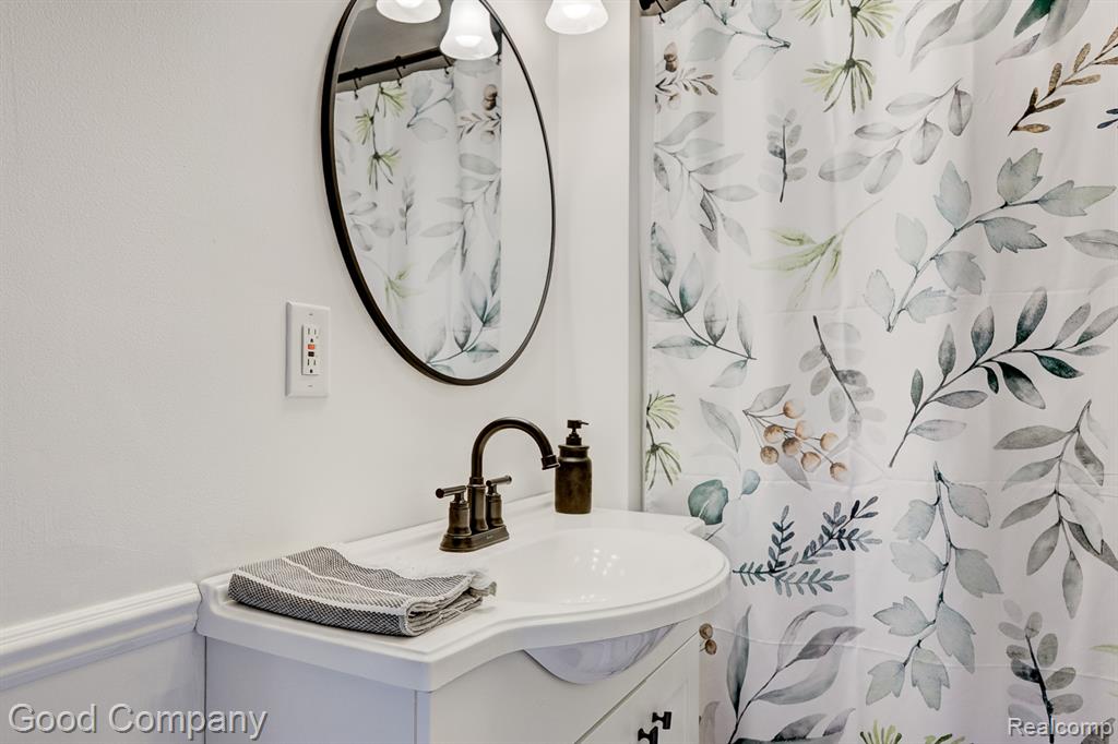 50210 Cedargrove Road, Shelby Twp, MI 48317 — Photo 41