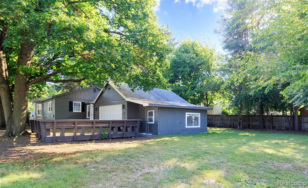 5502 Rowley Boulevard, Waterford, MI 48329 — Photo 6