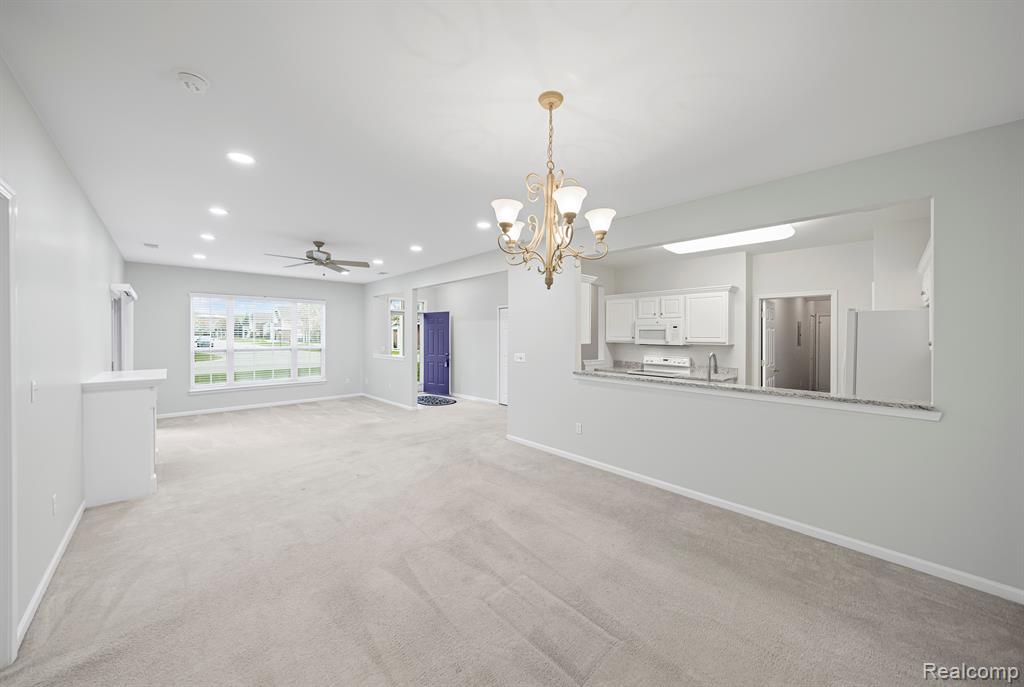 45622 WARWICK Drive, Macomb, MI 48044 — Photo 13