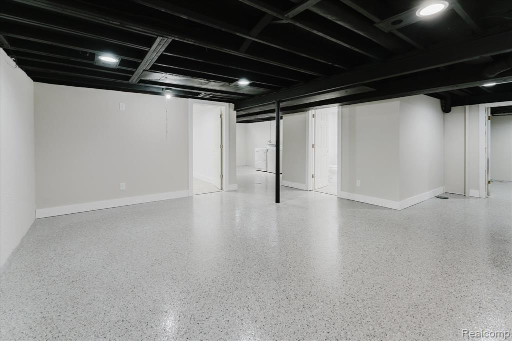 8355 HELEN, Center Line, MI 48015 — Photo 23