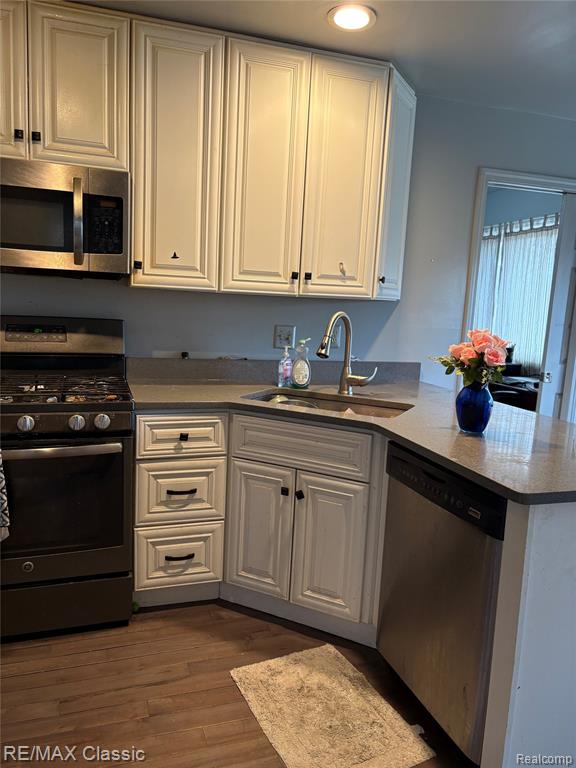 380 E South Boulevard, Troy, MI 48085 — Photo 9