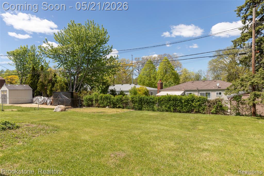 2445 Liverpool, Auburn Hills, MI 48326 — Photo 8