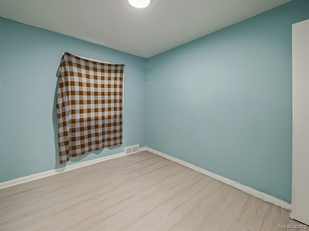 725 Emerson Avenue, Pontiac, MI 48340 — Photo 9