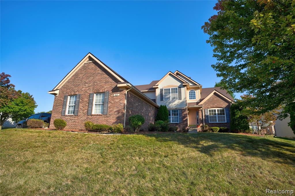 805 Columbia Drive, Flint, MI 48503 — Photo 2