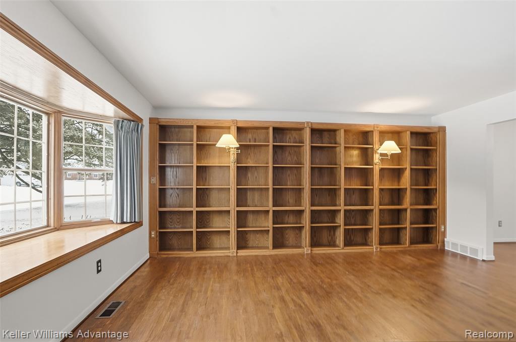 22846 Gilbar Street, Novi, MI — Photo 23