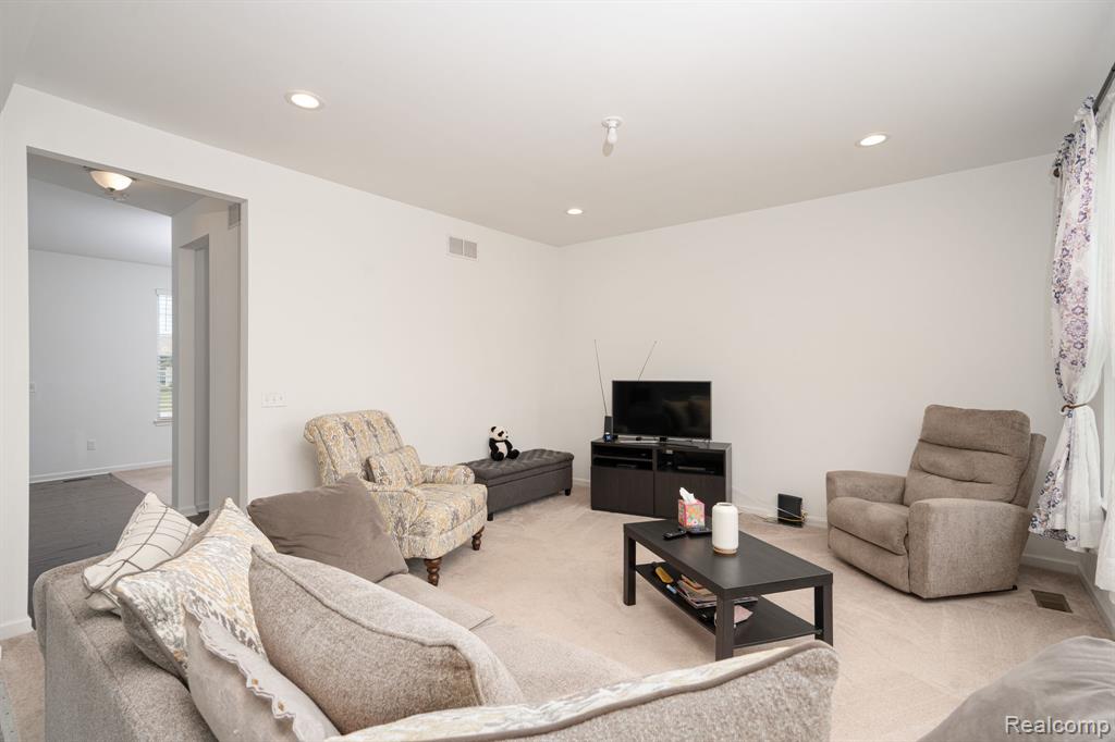 48904 Carnegie Way, Macomb, MI 48042 — Photo 15