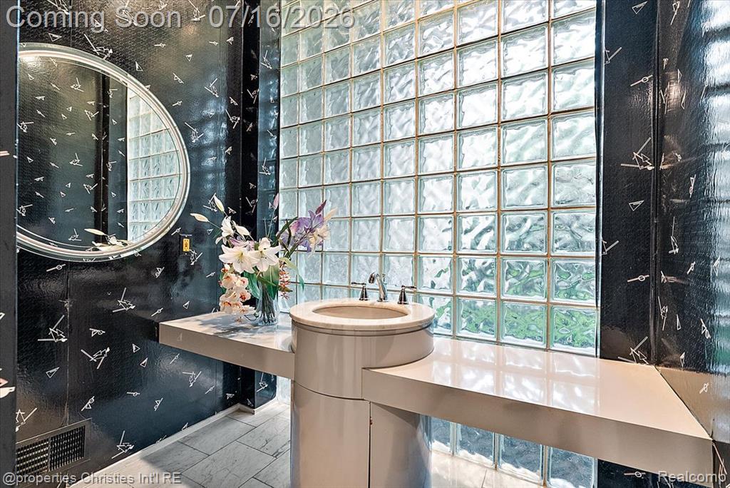 4948 Champlain Circle, West Bloomfield, MI 48323 — Photo 26