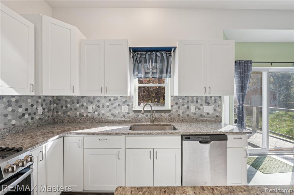 25845 Martinsville Road, New Boston, MI 48164 — Photo 13