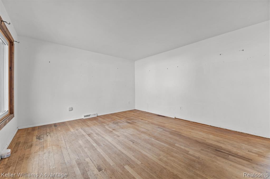 8735 Ringwood Drive, Commerce Twp, MI 48382 — Photo 9