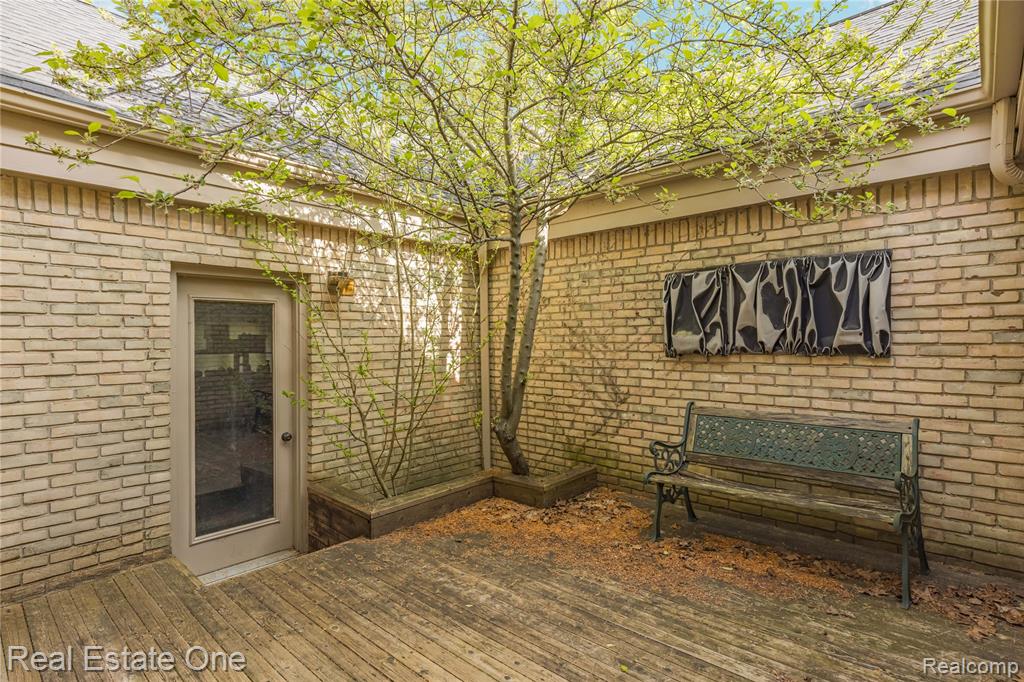 5000 Mirror Lake Court, 19, West Bloomfield, MI 48323 — Photo 39