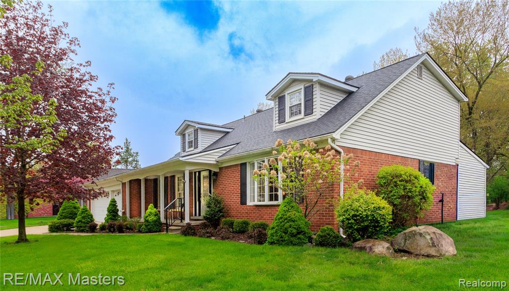 21879 Canterbury Avenue, Grosse Ile, MI 48138 — Photo 39