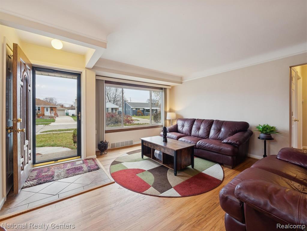 6554 Cardwell Street, Garden City, MI — Photo 7